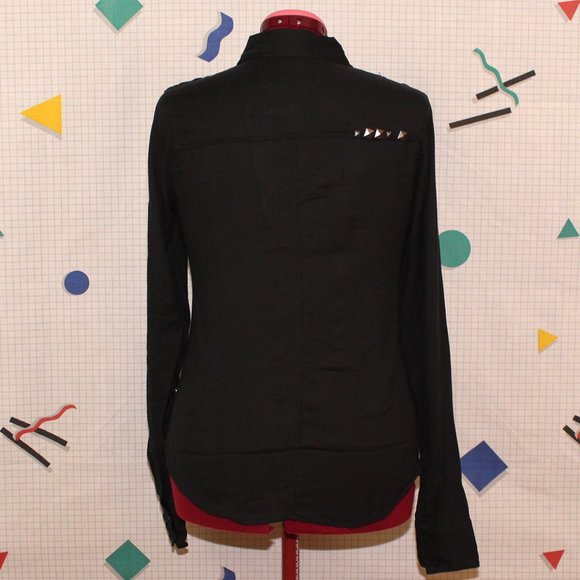 Vexy black shirt - Picture 2 of 9